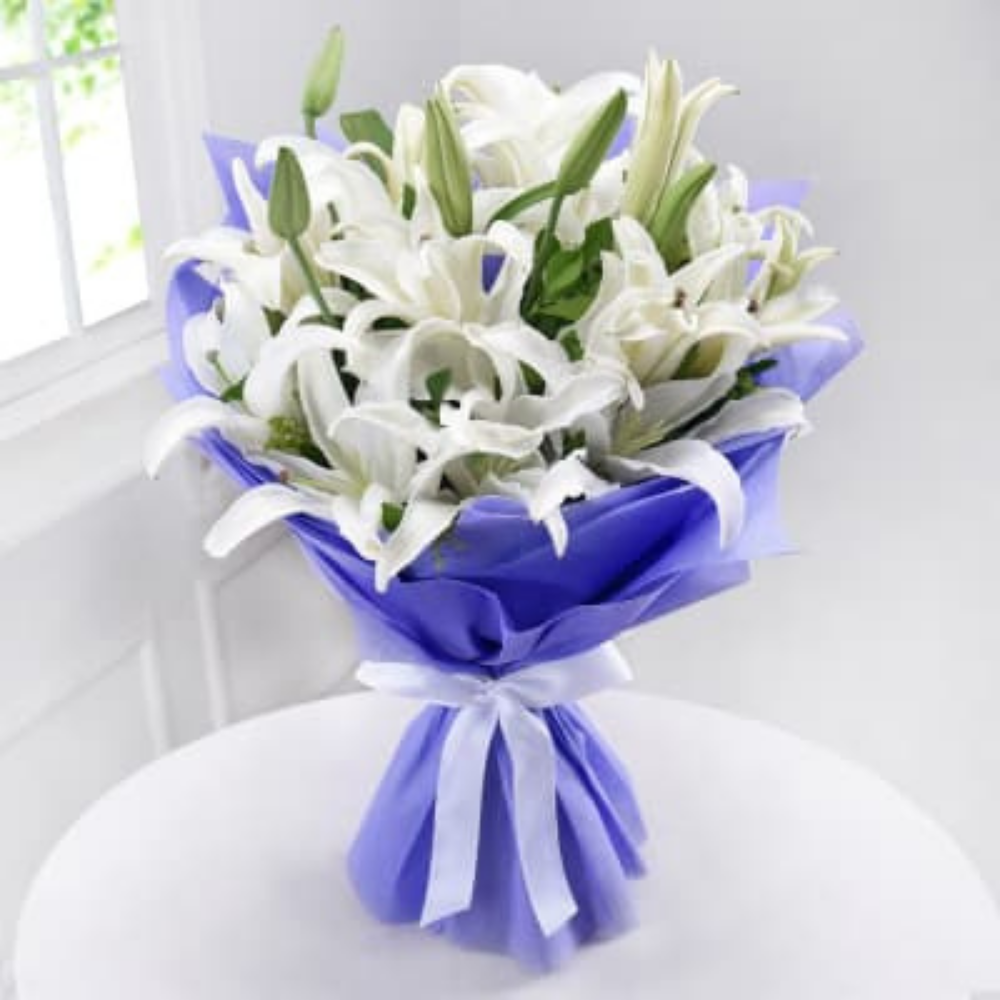 Bunch of 10 white lilies