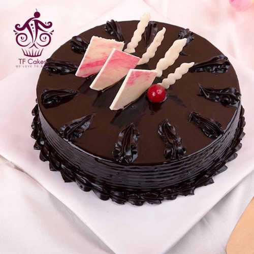 Silky vanilla chocolates Cake