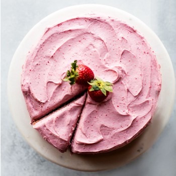Creamy Strawberry Cake