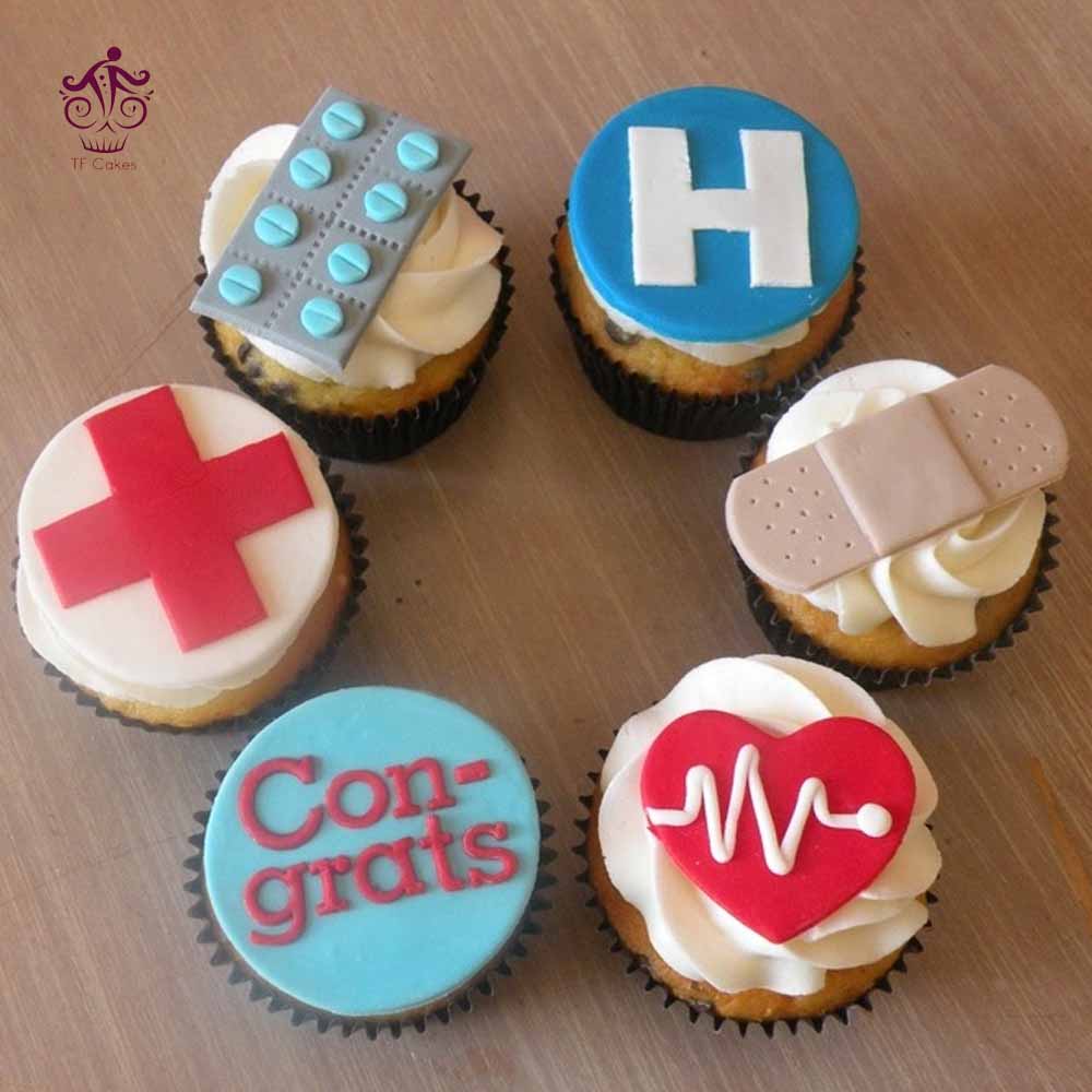 Doctor Congrats Cup Cake