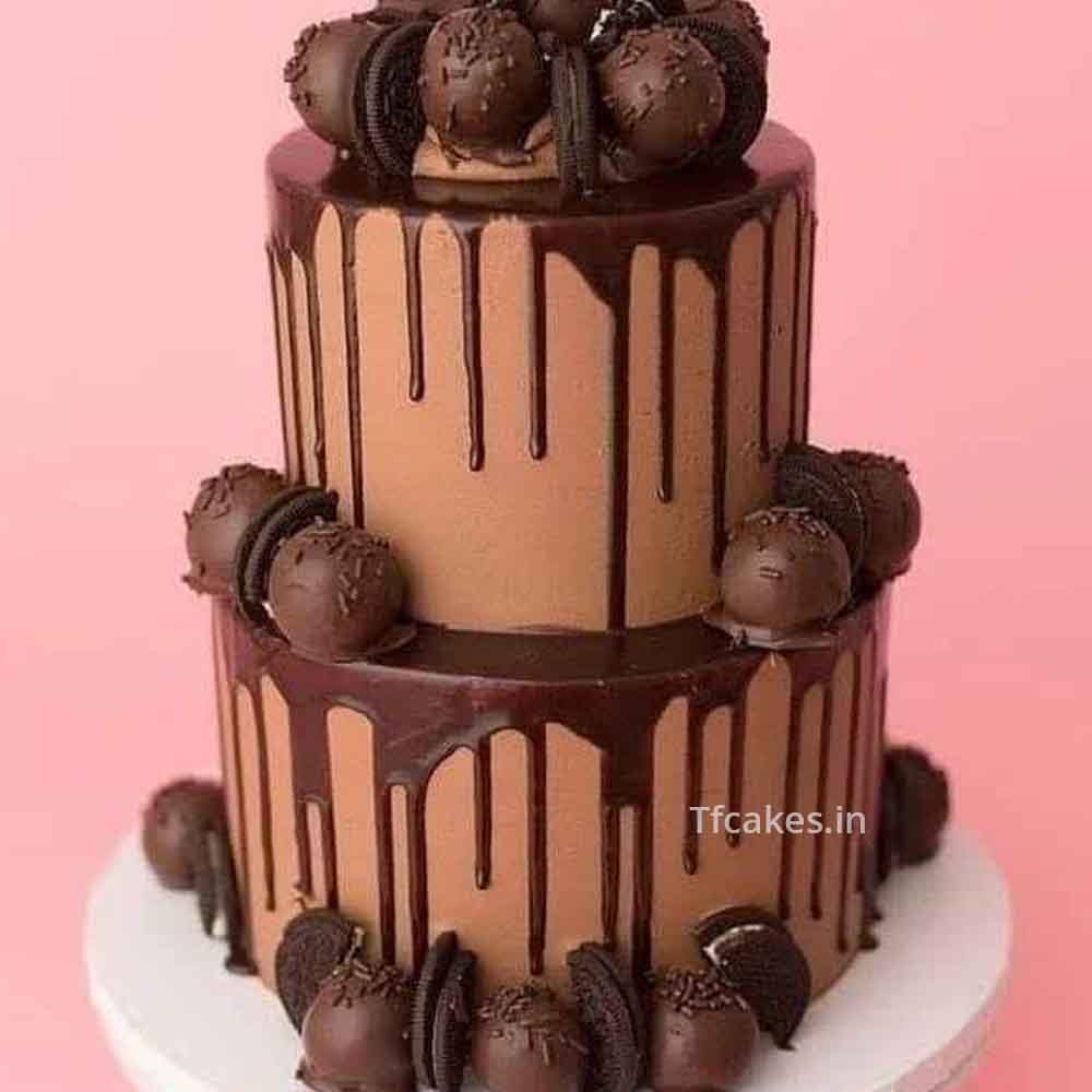 Two Tier Chocolate Cake In kadai | EGGLESS and Without OVEN | 2 टियर चॉकलेट  केक बनाने का आसान तरीका - YouTube