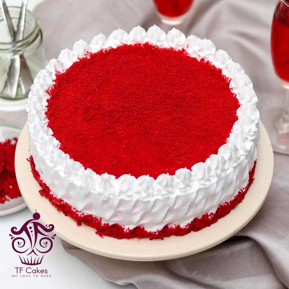 Eye Catching Red Velvet  Cake