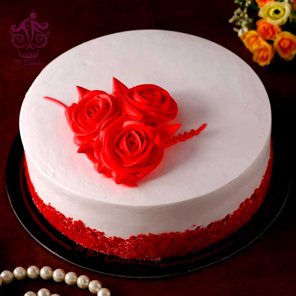 Red Roses Red Velvet Cake