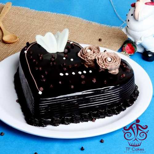 Ananya Panday Celebrates Her Birthday With Three Yummy Cakes