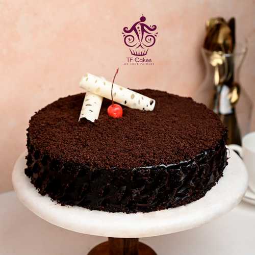 Complement chocolate cake