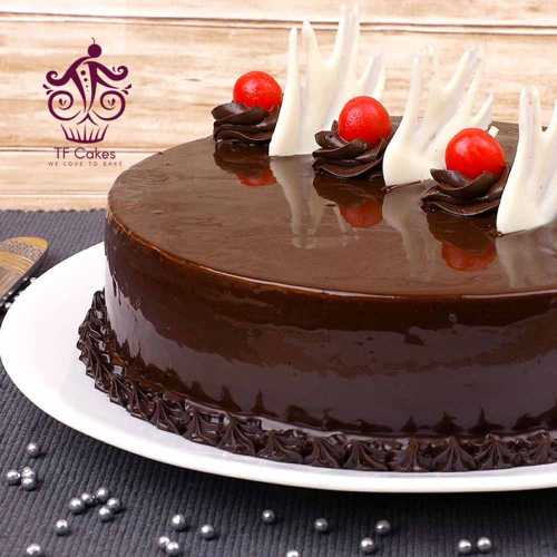 Luxuriate delicious chocolate cake