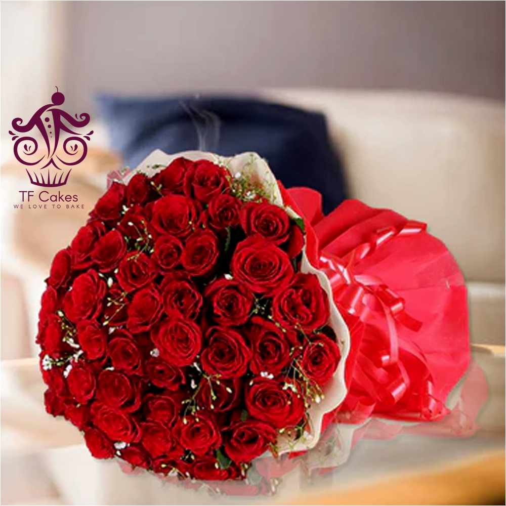 Lovely Red Roses Louquet