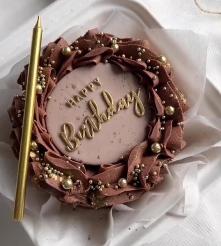 Chocolate bento cake