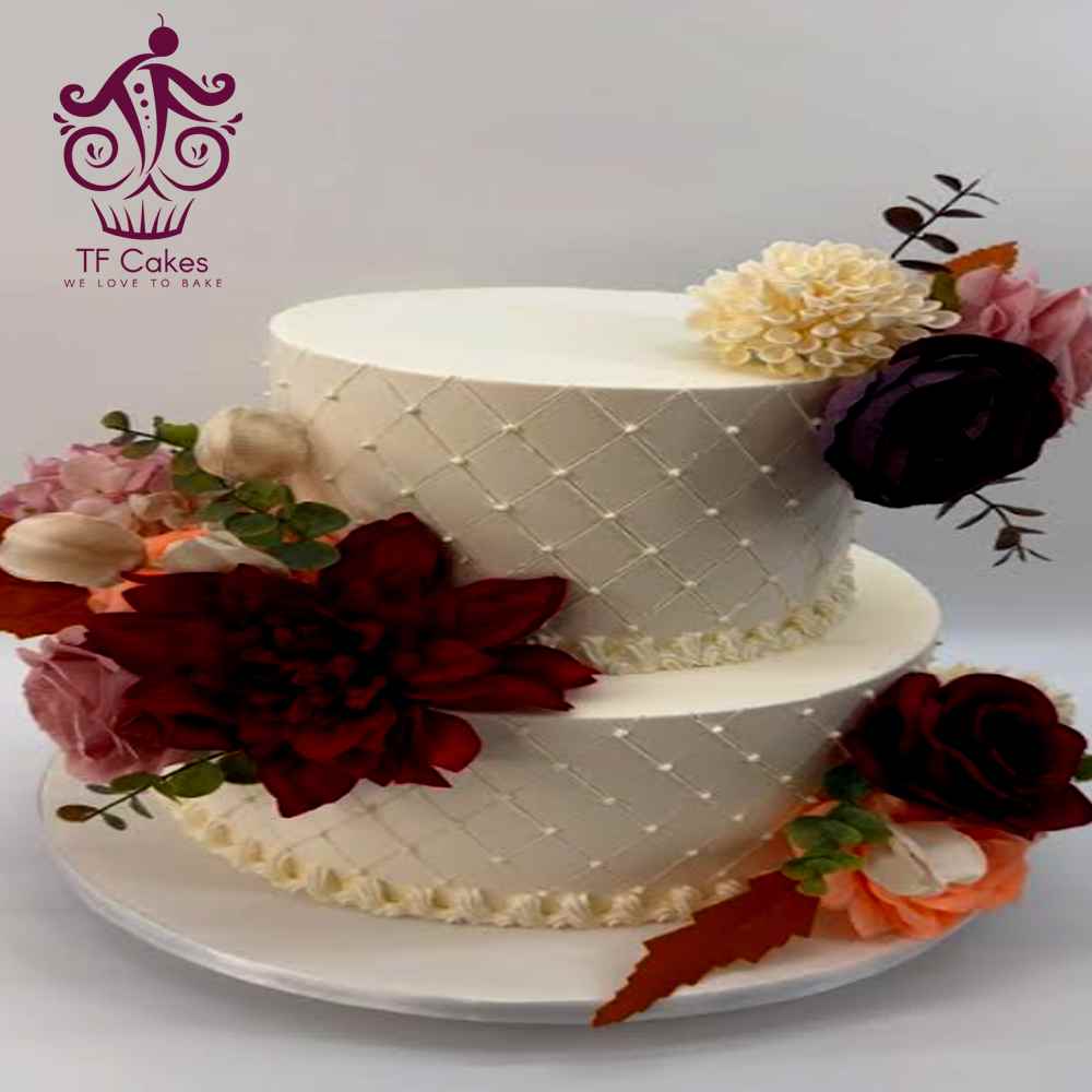 Simplicity in Bloom Cake