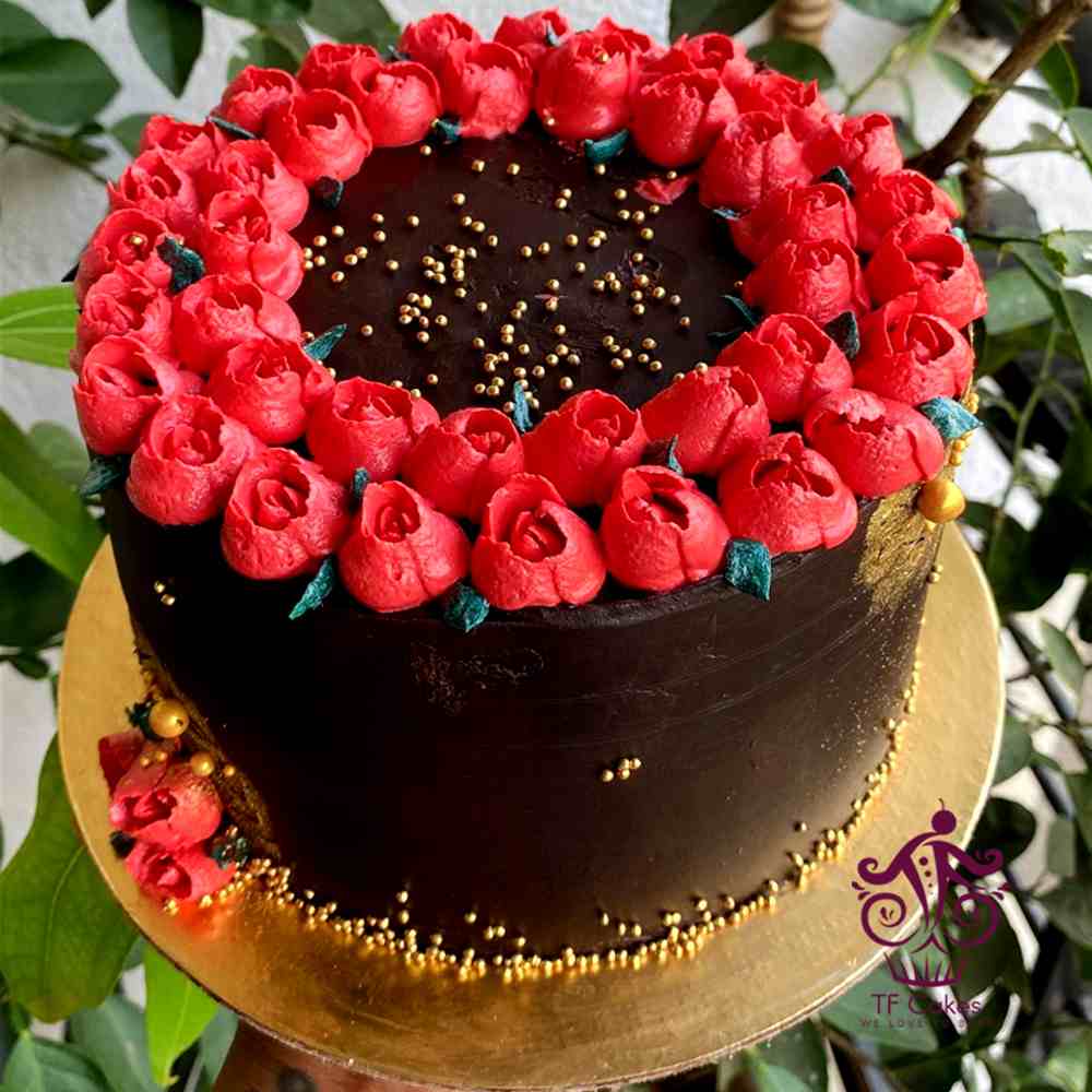 Elegant Rose Garden Cake